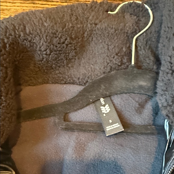 Women’s all in motion midweight puffer Black shiny Jacket - Picture 3 of 3